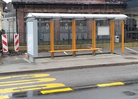 AVTOBUSNO POSTAJALIŠČE NA UNCU 04 FOTO BOŠTJAN  OTONIČAR